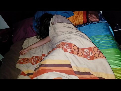 ❤️ ස්ටේප්සන් තම තරුණ සුළු මව නිදා සිටියදී ඇයට බැණ වදියි. ❤ Porno අපෙන්% si.playcrot69.top%